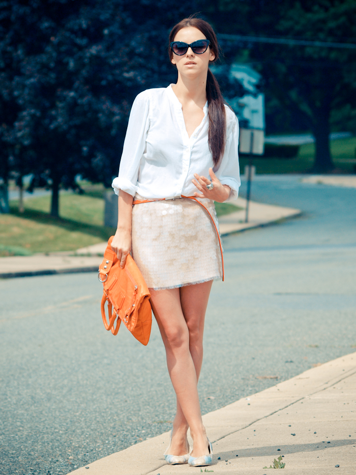 bittersweet colours, street style, colors, fashion trends, white shirt , orange bag,