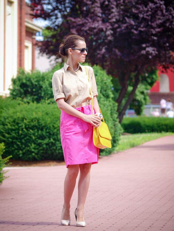 bittersweet colours, street style, colors, fashion trends, summer style, vintage,  pink skirt, nude heels,