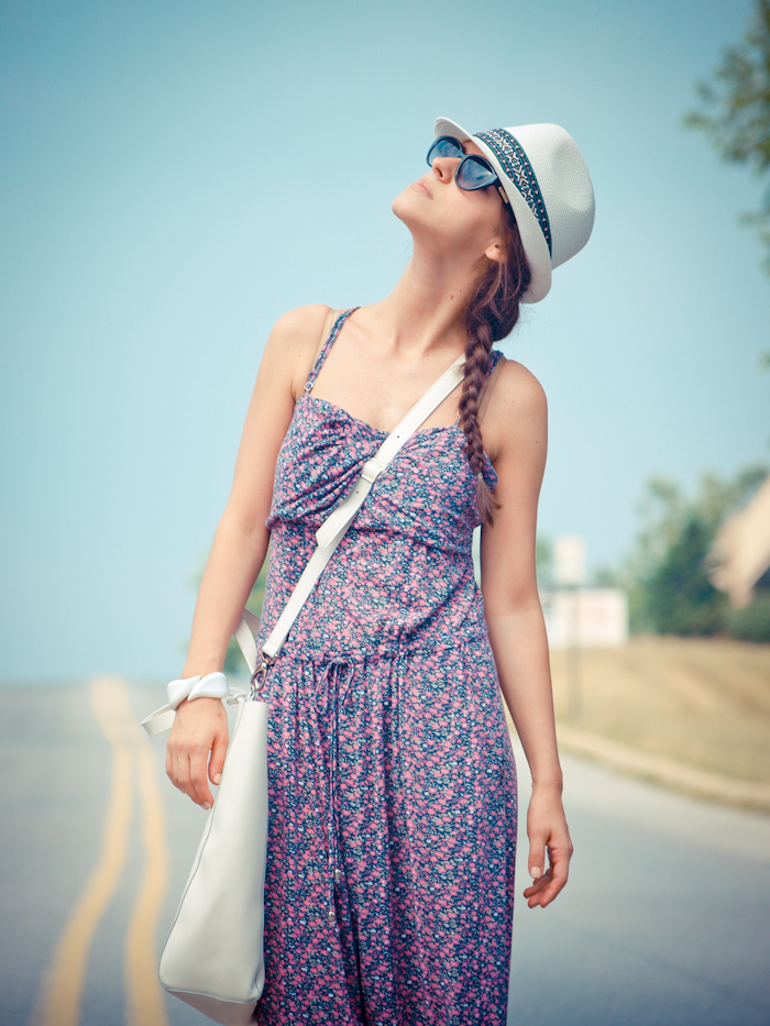 bittersweet colours,  colors, fashion trends, summer trends, beach look, eye cat sunglasses, jumpsuit, fedora hat, floral prints, 