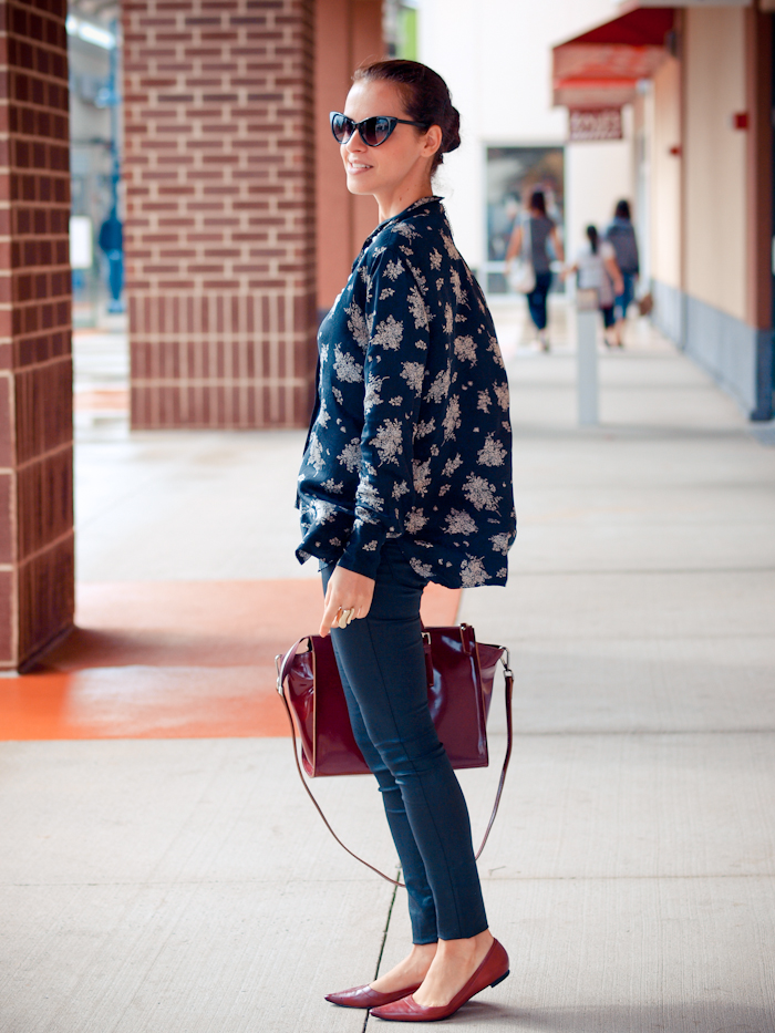 bittersweet colours, street style, floral print, burgundy color, eye cat sunglasses, 