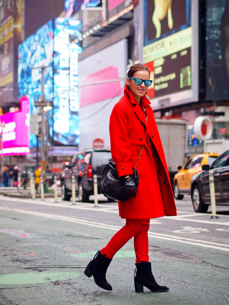 bittersweet colours, New York, street style, holidays, christmas tree, red coat, colorful coats, 