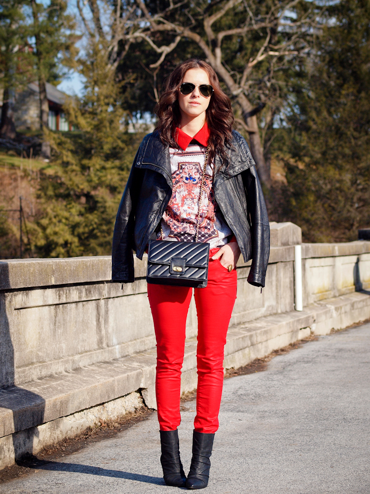 bittersweet colours, leather jacket, red jeans, ray ban, fall street style,