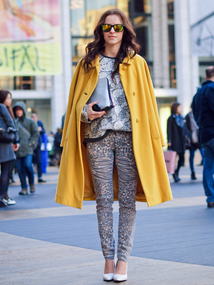 bittersweet colours, colorful coats, yellow coat, 3.1 phillip lim bag,  mango sweatshirt, nyfw, lincoln Center nyfw, street style, prints, fall trends, guess jeans,