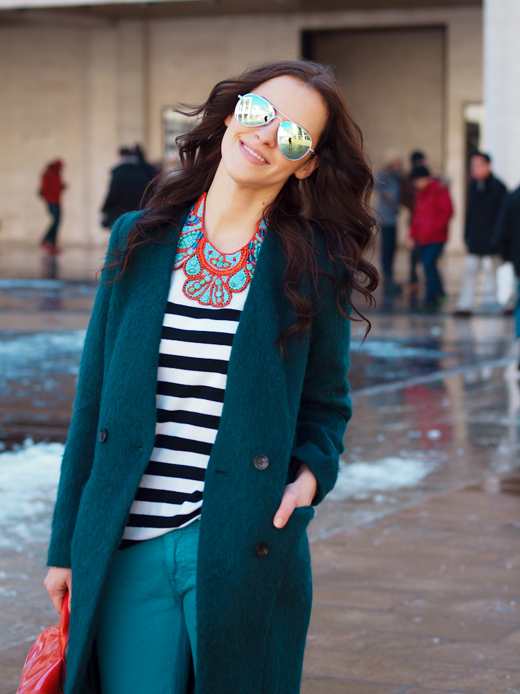 bittersweet colours, nyfw, lincoln Center nyfw, nyfw street style, 3.1 phillip lim bag, colorful coats, emerald coat, stripes, fall trends, mirrored sunglasses, nyfw street style,