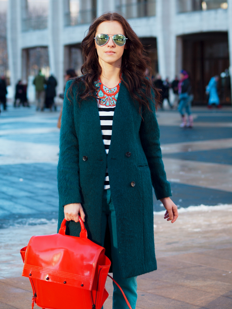 bittersweet colours, nyfw, lincoln Center nyfw, nyfw street style, 3.1 phillip lim bag, colorful coats, emerald coat, stripes, fall trends, mirrored sunglasses, nyfw street style,