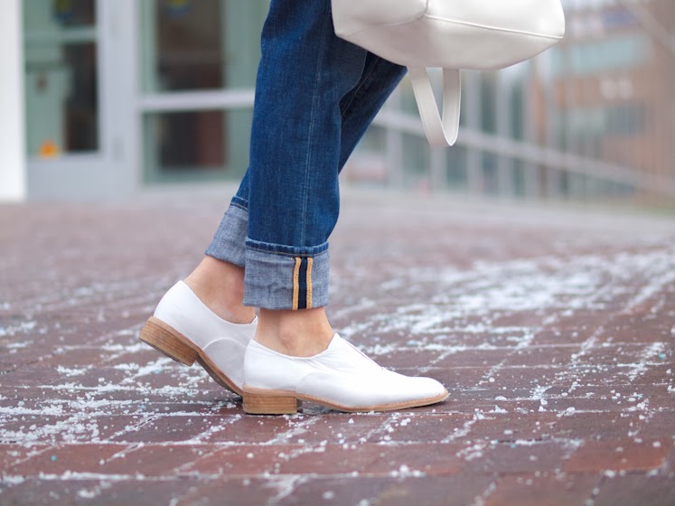 bittersweet colours, boyfriend jeans, casual look, jeffrey campbell, Joe fresh, Lucky Brand, RAY BAN, street style, white brogue shoes, white leather jacket, white trends, winter trends, winter whites, cool blue,