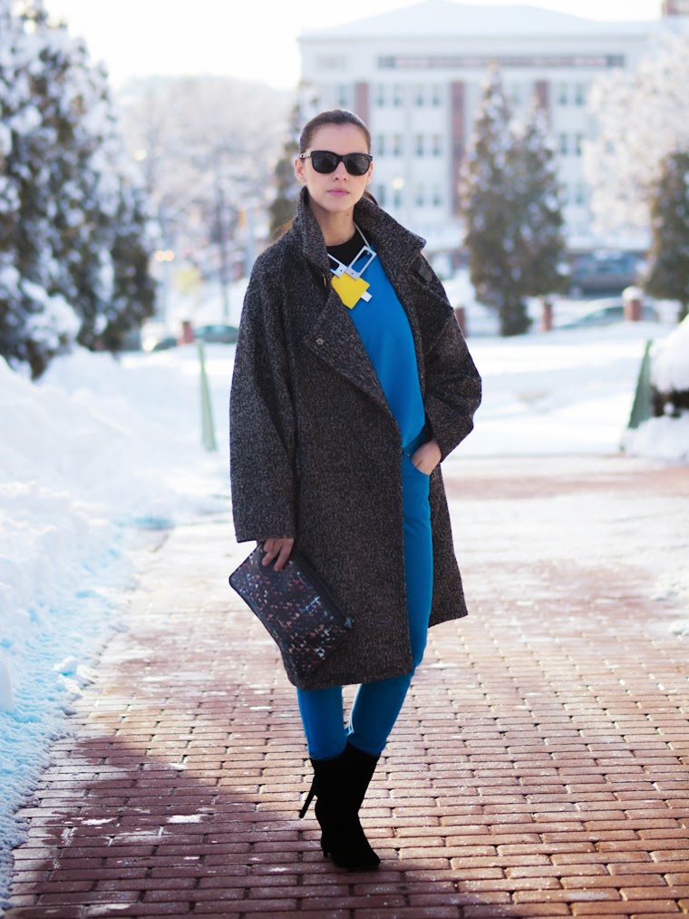 bittersweet colours, blue, DIY necklace, grey coat, Mango, oversized coats, Proenza Schouler, street style, winter trends, Zara, cocoon coat