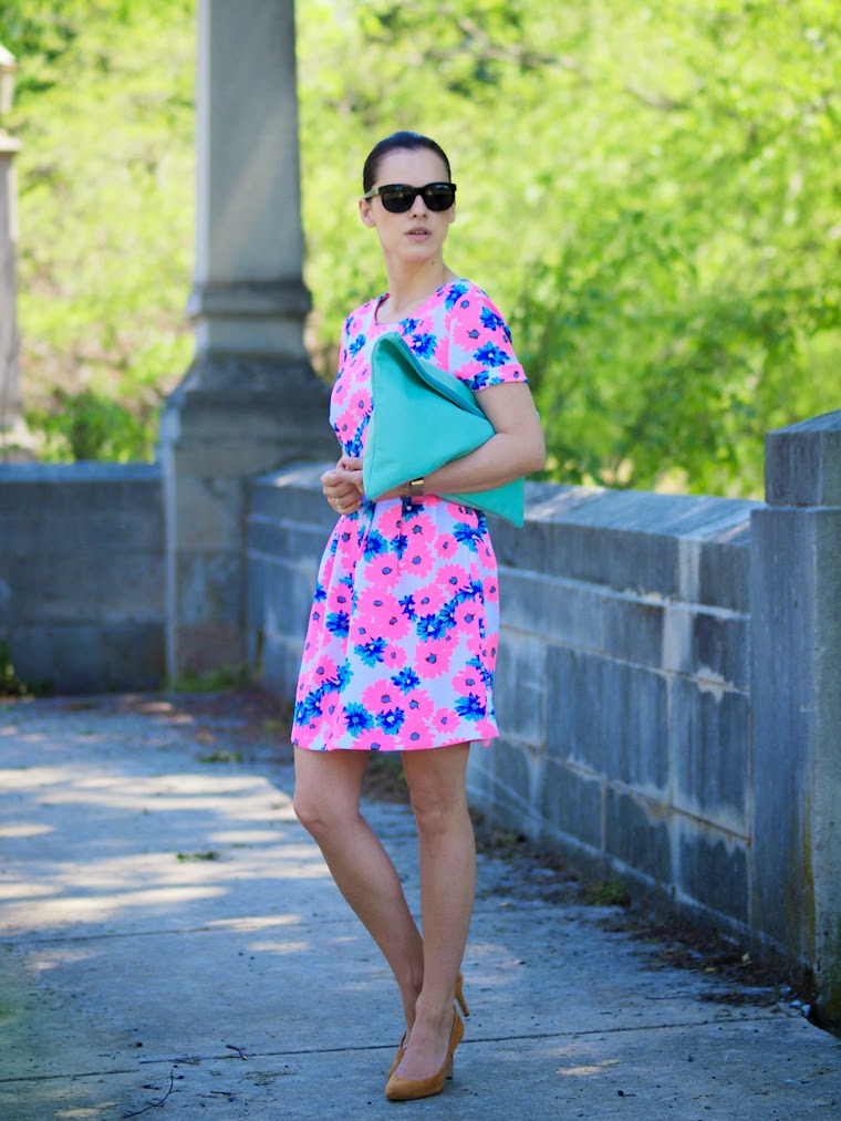 American Apparel clutch, bittersweet colours, COLORS, cooee jewelry, daisy, floral prints, J Crew shoes, Ralph Lauren sunglasses, street style, summer dresses,