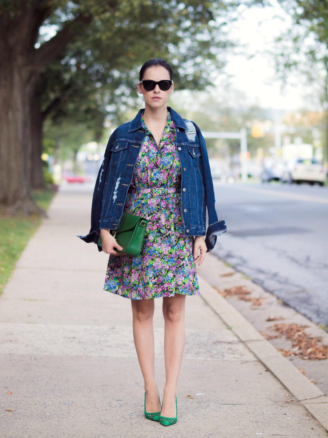 bittersweet colours, levis, denim jacket. vintage dress, floral dress, pierre hardy shoes, green shoes, street style, fall trends, denim and floral prints, colors