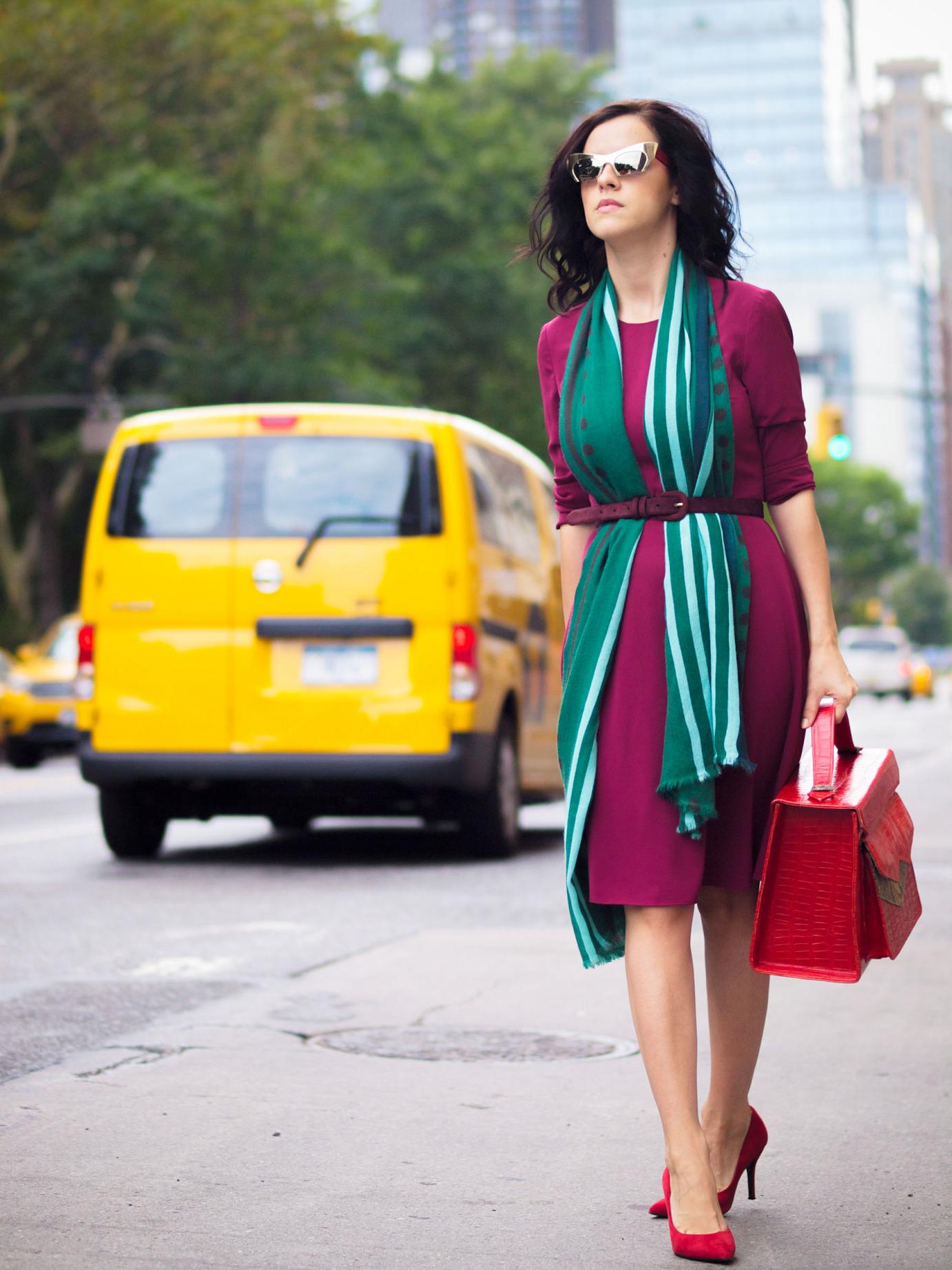 bittersweet colours, nyfw, nyfw F/W 2014, nyfw september 2014, nyfw street style, New York, burgundy color, fall colors, miu miu sunglasses, eye cat sunglasses, cashmere scarf, green scarf, red pumps, nine west shoes, zashadu bag, red bag, street style, fall trends, 